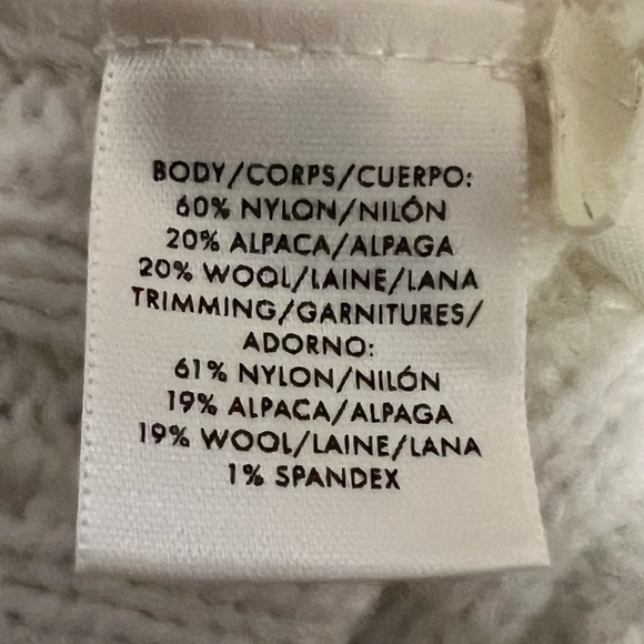 Ann Taylor Winter White Cable Knit Sweater Size Small - Picture 4 of 5